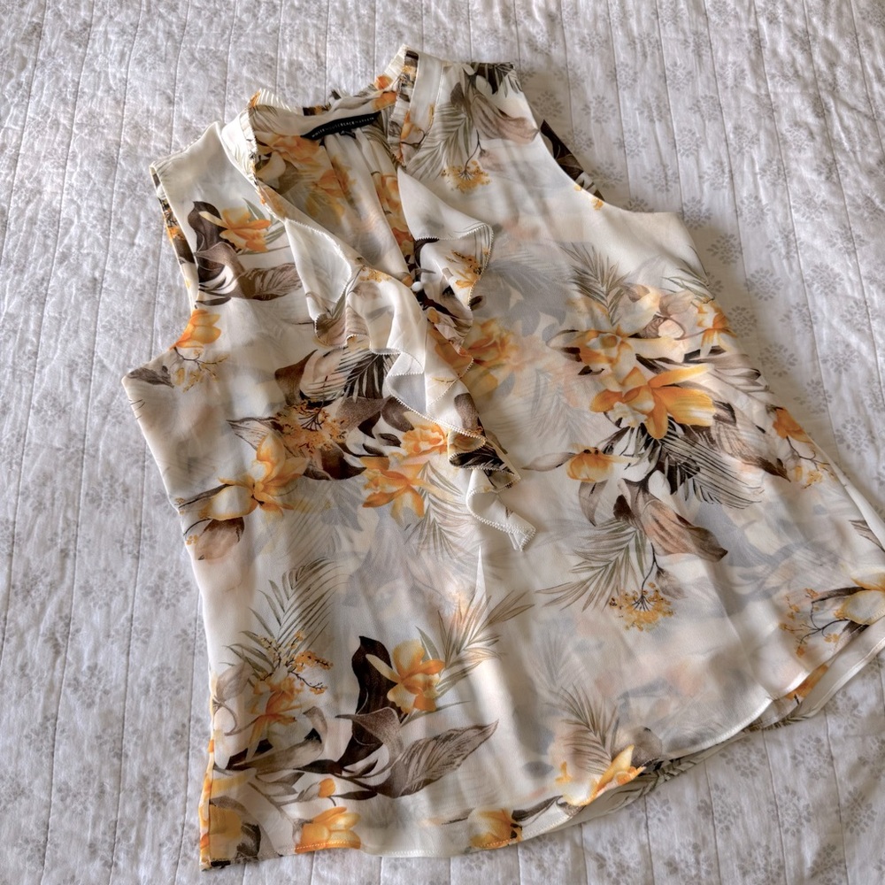 White House Black Market Floral Tank
